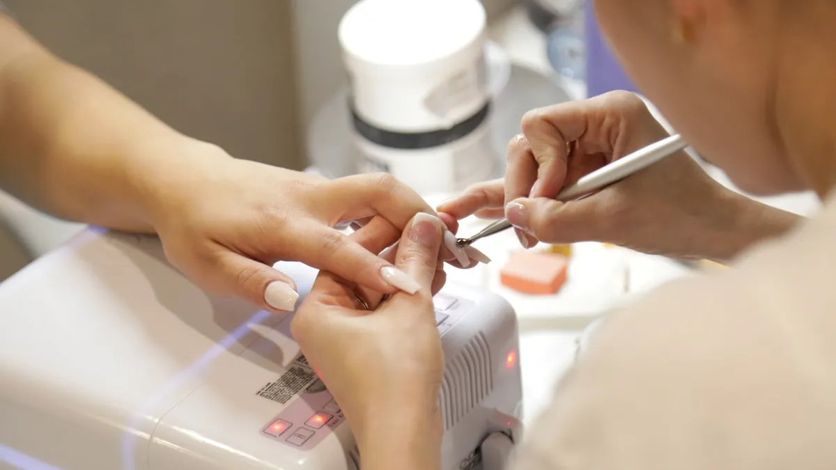 Nail Salon Consultation Form: What to Include (+ Tips)